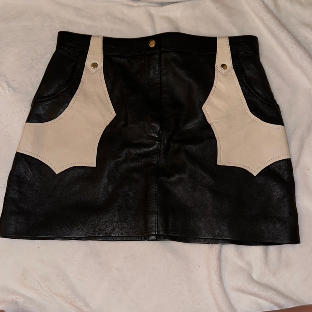 Leather mini skirt, cowprint!